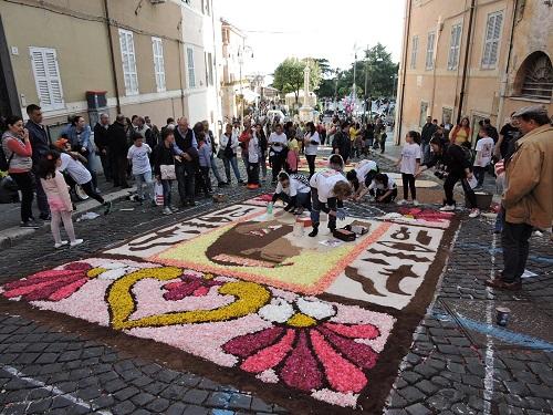 Infiorata dei ragazzi